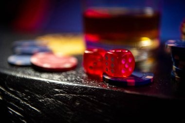 Antarmuka permainan slot Wild West Gold dengan lima gulungan dan simbol Barat